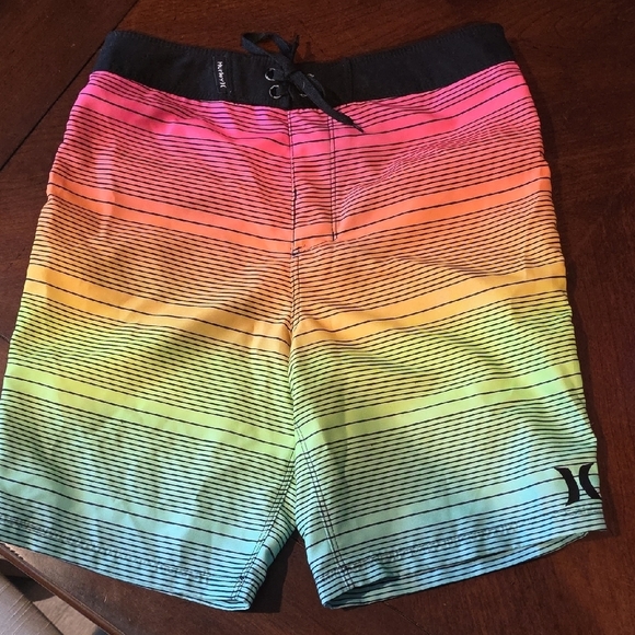 (J35) Hurley Vibrant Striped Swim Shorts - Picture 2 of 8